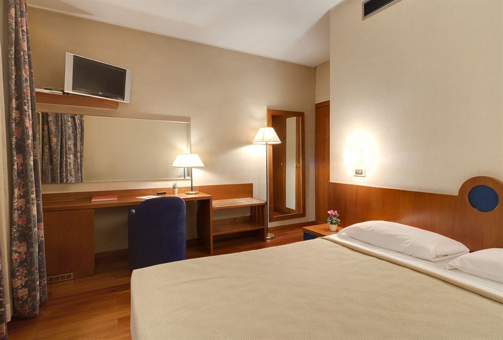 City Hotel Varese Bagian luar foto