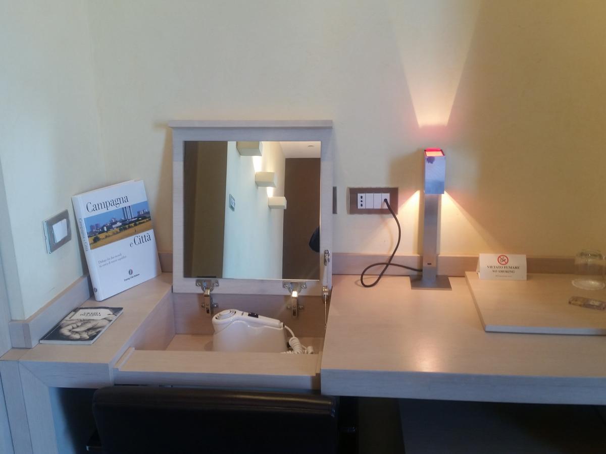 City Hotel Varese Bagian luar foto