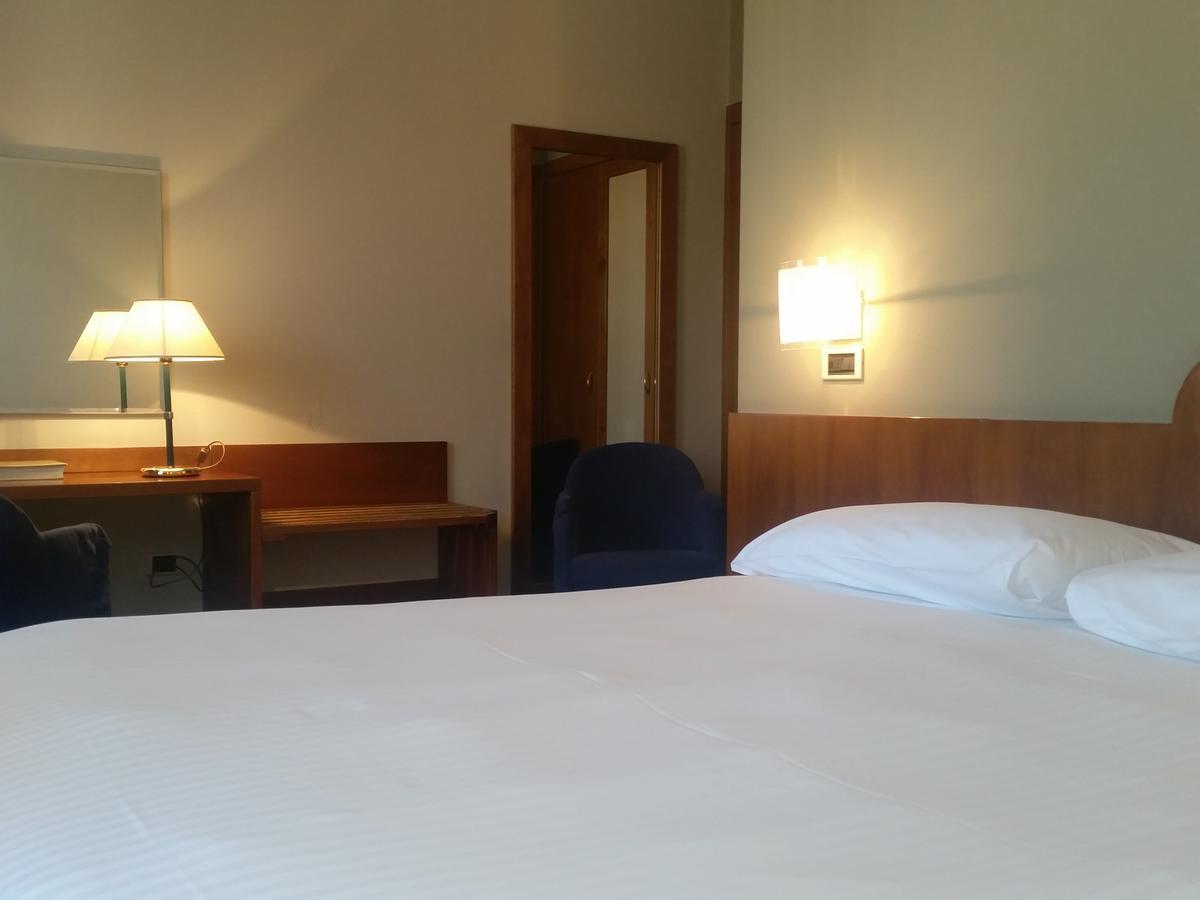 City Hotel Varese Bagian luar foto