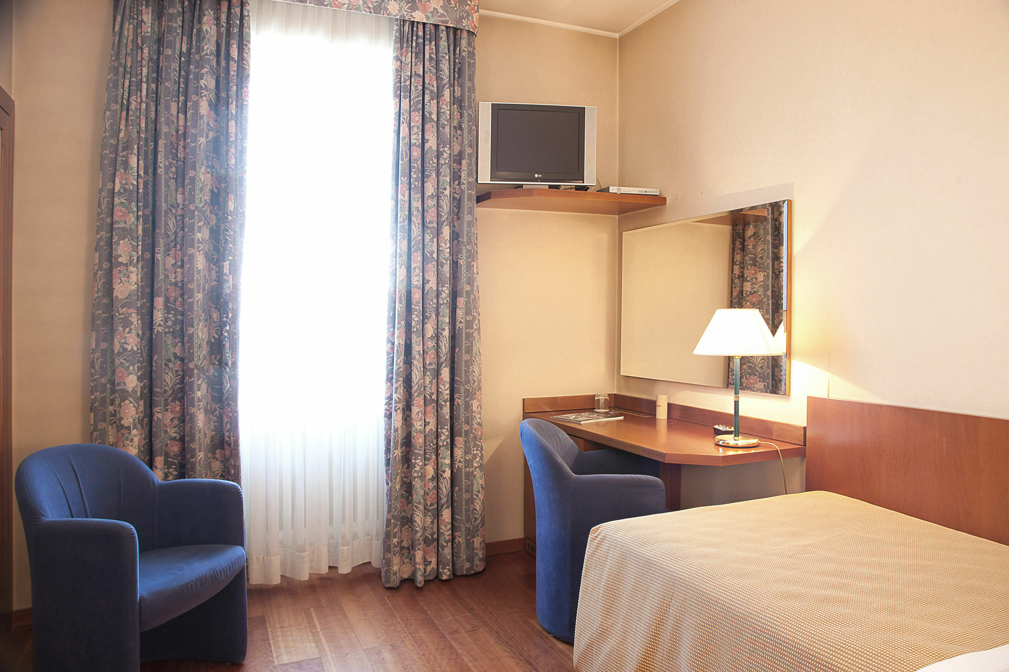 City Hotel Varese Bagian luar foto