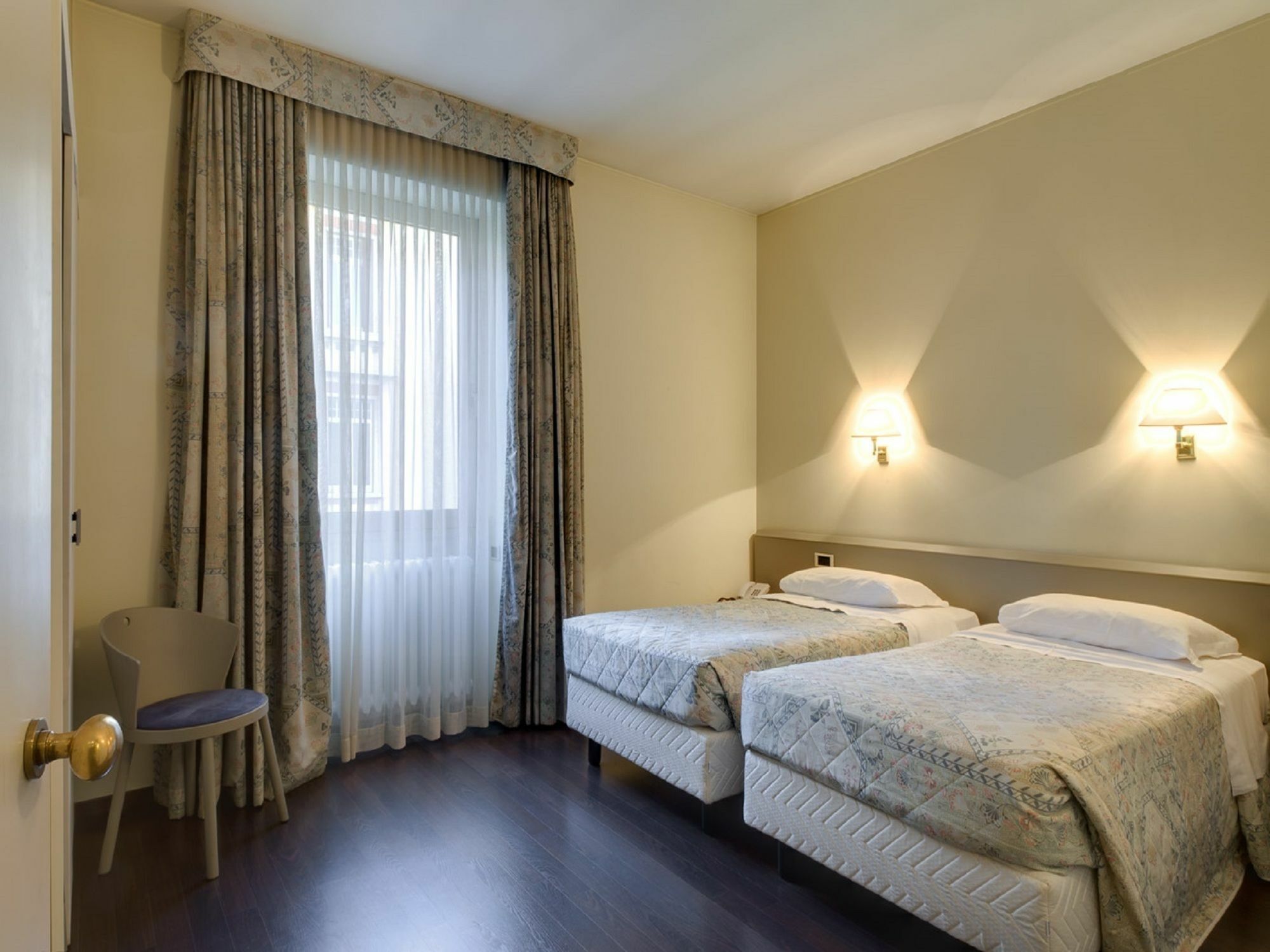 City Hotel Varese Bagian luar foto