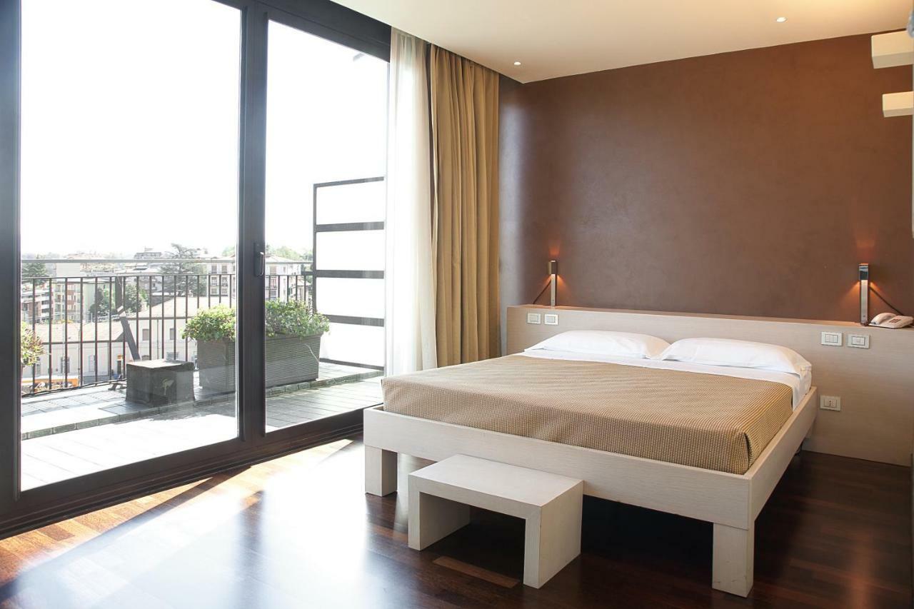 City Hotel Varese Bagian luar foto