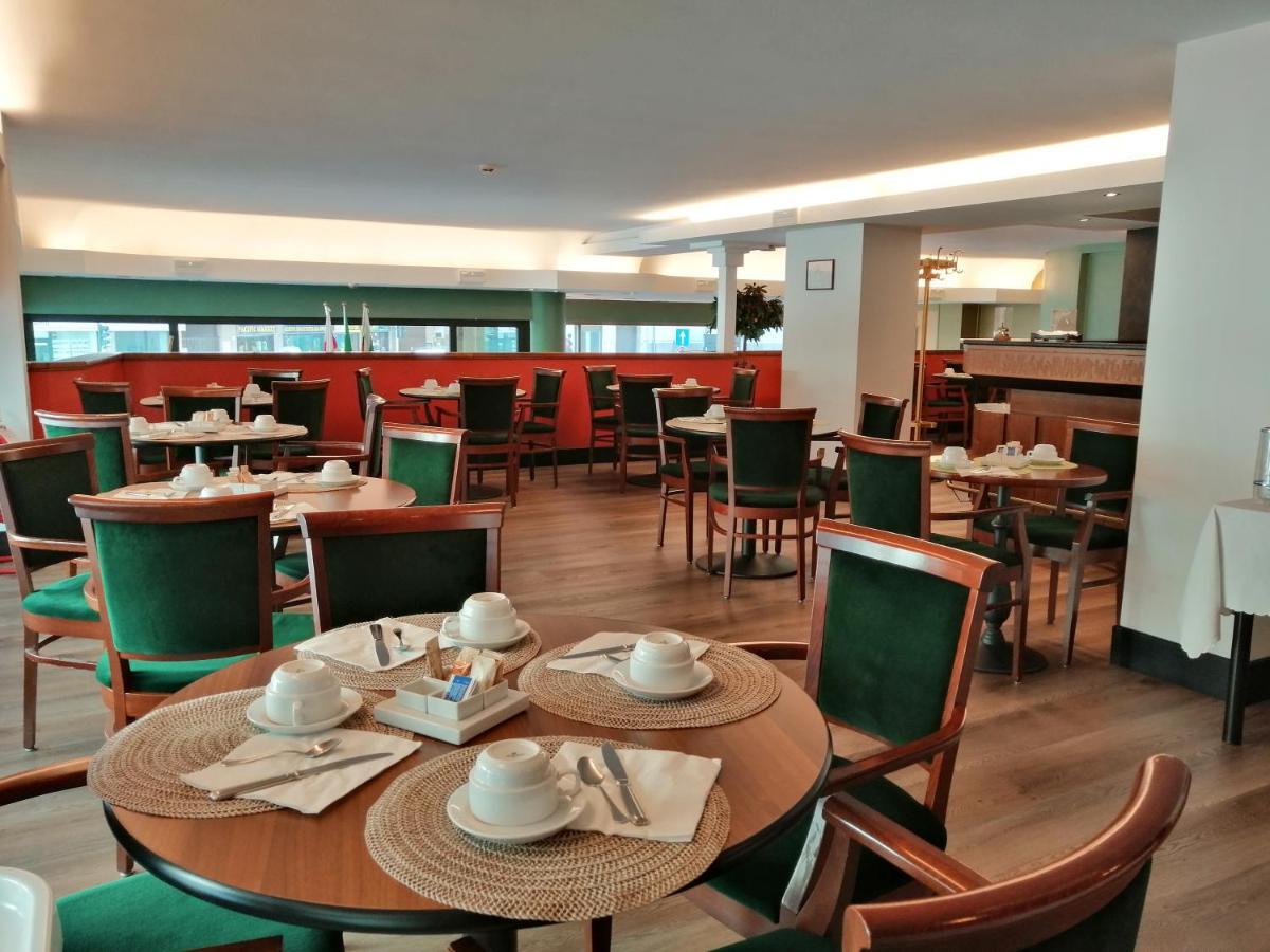 City Hotel Varese Bagian luar foto