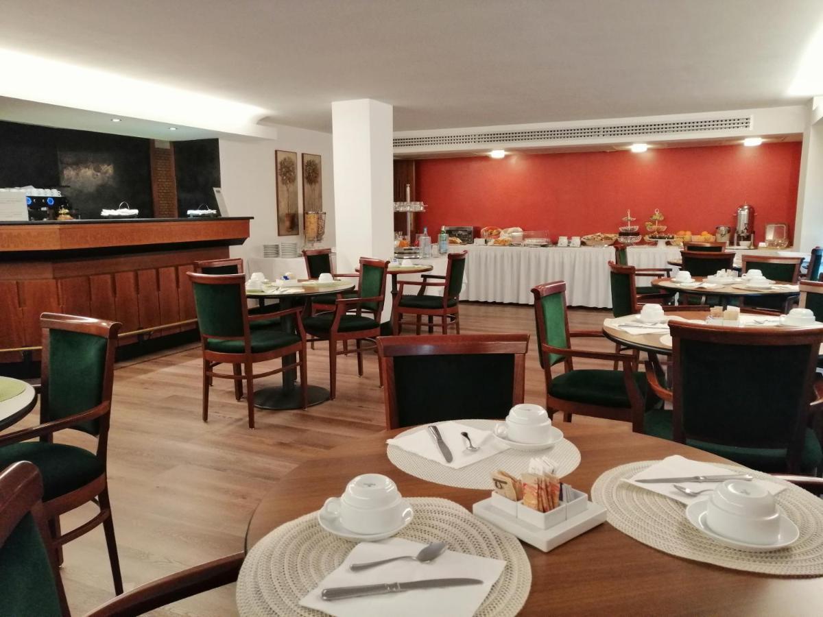 City Hotel Varese Bagian luar foto